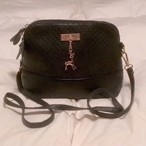 NWOT WOMENS BLACK / GOLD TRIM MINI ADJUSTABLE SHOULDER STRAPS PURSE, HANDBAG